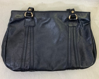 Vintage Accessory / Bag - Contessa Shoulder Bag in Black Leather