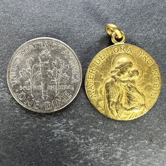 Pendentif Vierge à L’Enfant En Or Jaune 18 Carats - Marque Gulino Gioielli, Neuf Avec étiquettes