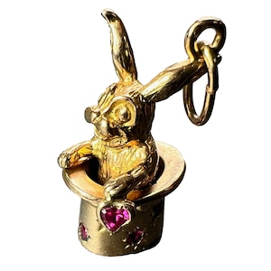 Frans konijn hart goochelaar hoed 18K geel goud Ruby charme hanger