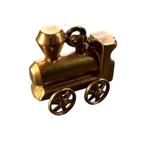 French Mechanical Steam Train Engine 18K Yellow Gold Charm Pendant