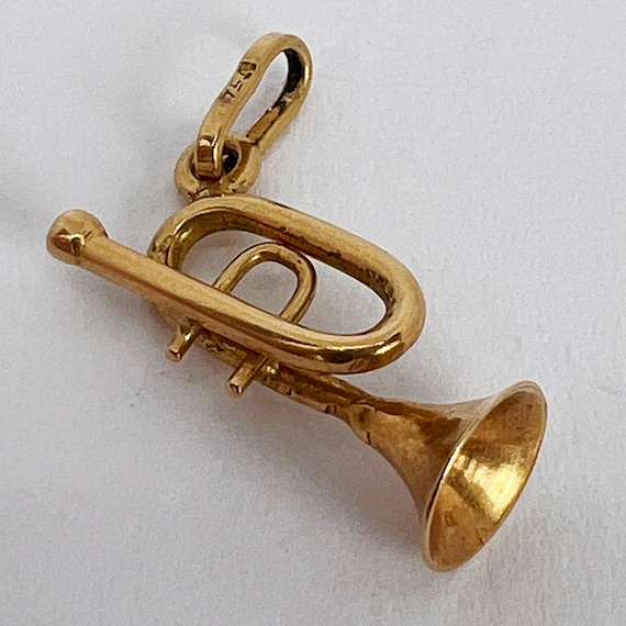 Trumpet Jewels, Jewelry