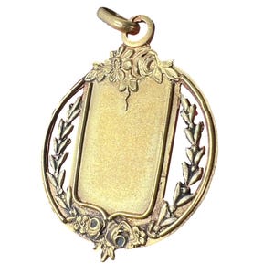 Antique French Shield Flowers Roses Leaves Wreath 18K Yellow Gold Medal Pendant