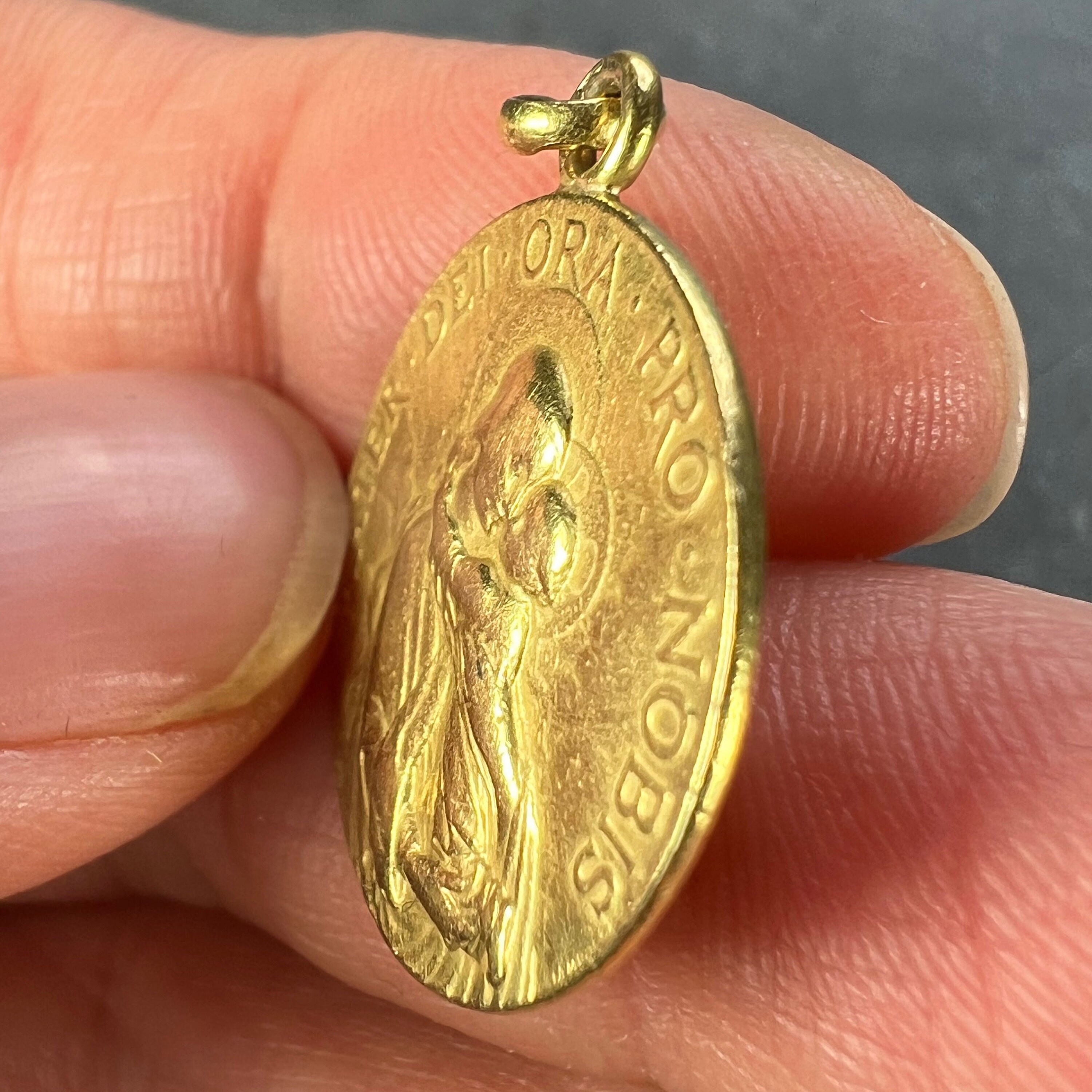 Pendentif Vierge à L'Enfant En Or Jaune 18 Carats - Bijou Neuf Avec étiquettes - Marque Gulino Gioielli