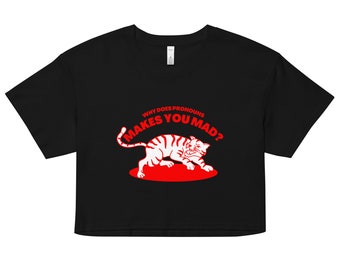 Warum macht Pronomen dich verrückt? Lustiges Trans Crop Top T-Shirt