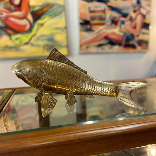 Grande pesce Koi in ottone vintage