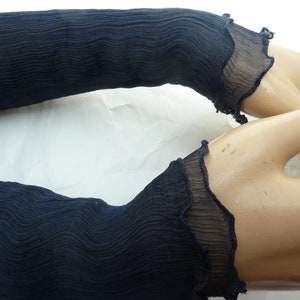 Crinkle silk arm warmers, dark blue, blue hand warmers, wrist warmers