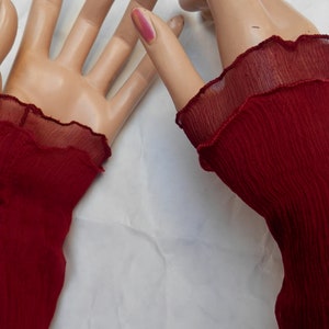 Arm warmers made of crinkle silk, cherry red and burgundy image 1