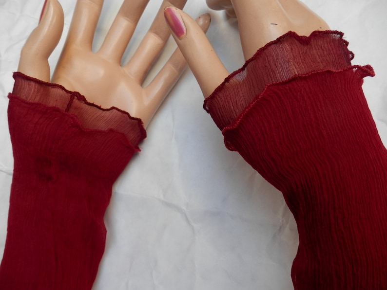 Arm warmers made of crinkle silk, cherry red and burgundy image 1