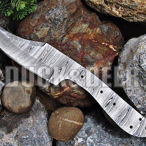 9&quot; long custom handmade Damascus steel blank blade hunting knife blank blade. PT210