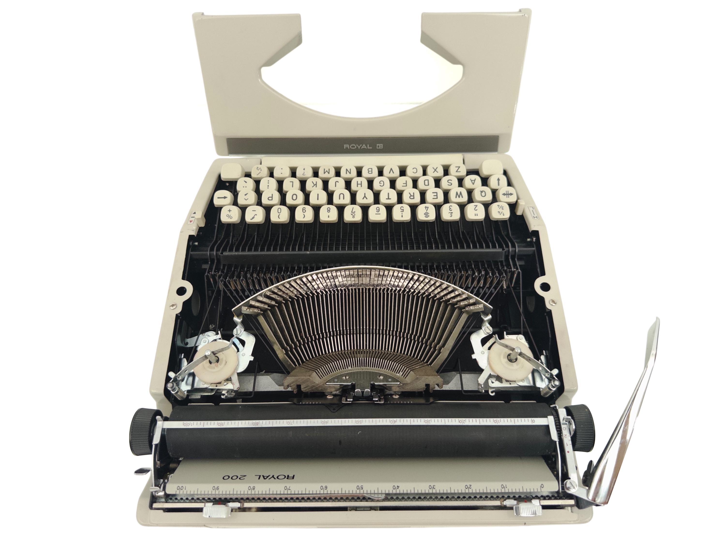 Royal 200、改良型タイプライター - 動作 + 新しいリボン 1970 年代頃