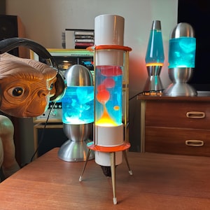 Sowjetische Vintage-Lavalampe aus der UdSSR der 60er Jahre, mit neuem Wachs.