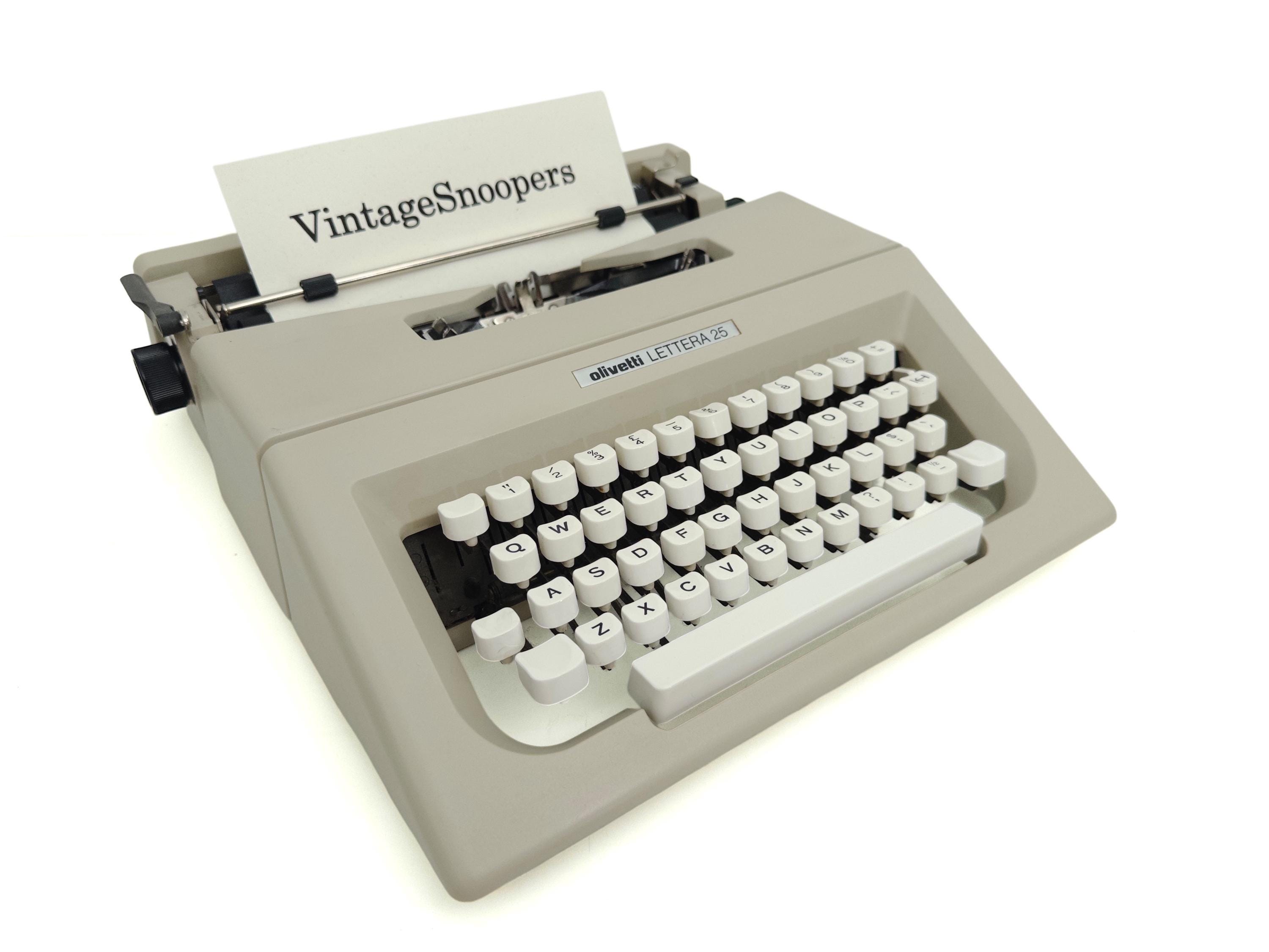 タイプライター、 オリベッティ　LETTERA　25　動作確認済み　スペイン製 2025年最新】olivetti LETTERA 25の人気アイテム - メルカリ