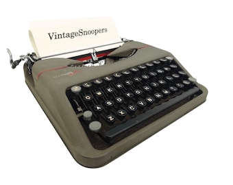Hermes Baby, máquina de escribir revisada - Funcionando + nueva cinta circa 1950s QWERTY máquina de escribir portátil vintage