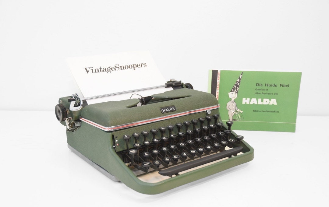 Halda Portable P Typewriter With QWERTY Keyboard, in Mint Condition With New Ribbon. - Etsy