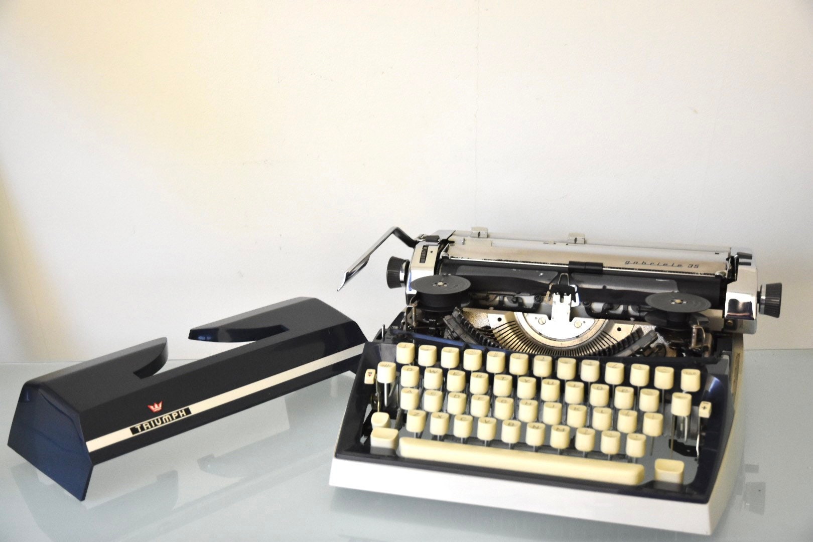 Triumph Gabriele 35 Working + New Ribbon Vintage Typewriter