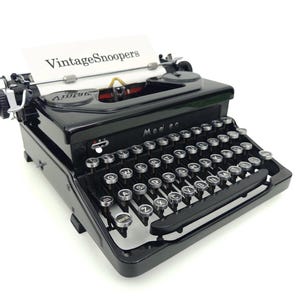 Everest Mod.90 ブラック ヴィンテージ タイプライター QWERTY 動作状態 + 新品リボン付属、1940年代頃のヴィンテージ ポータブル タイプライター