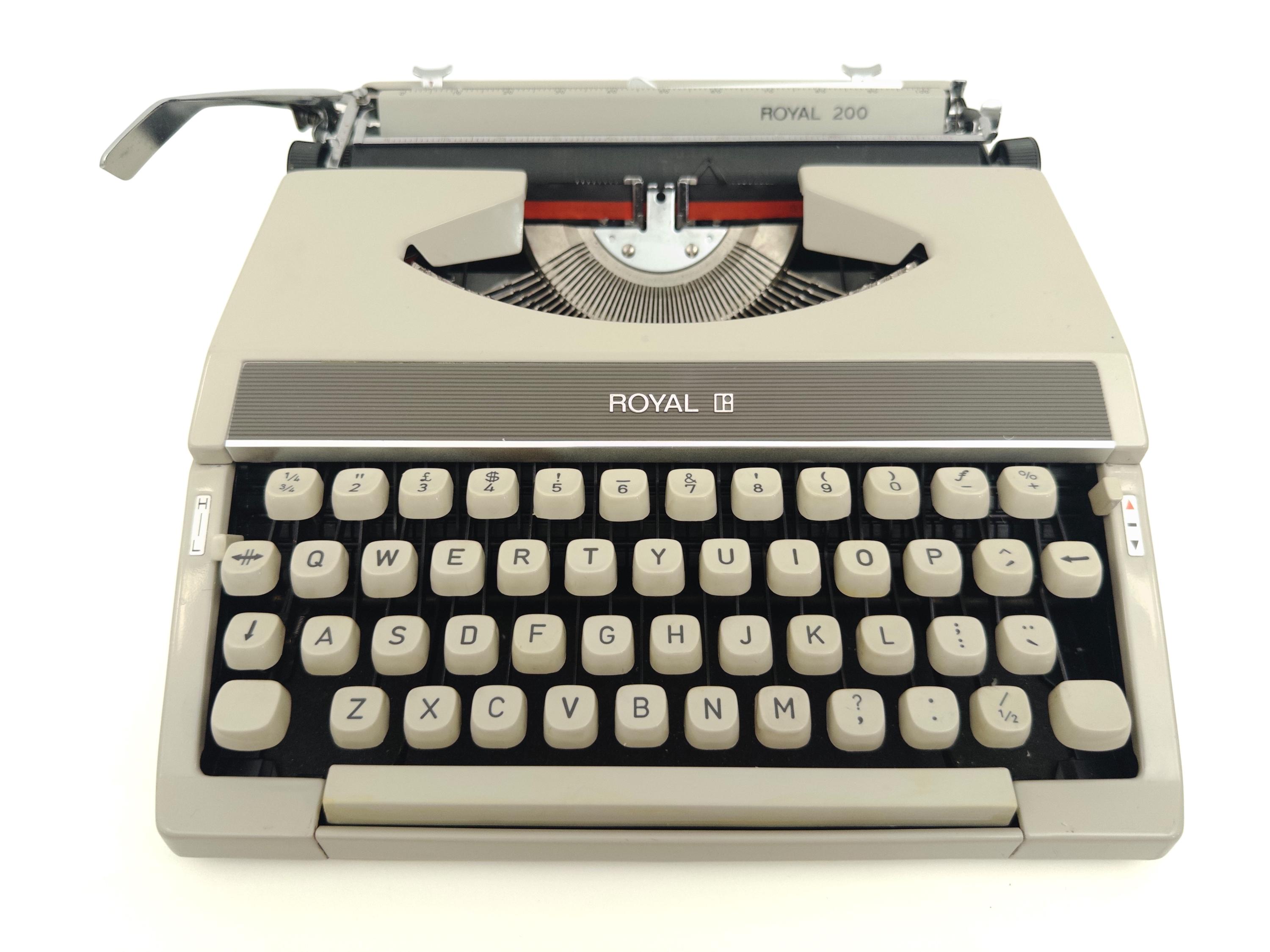 Royal 200、改良型タイプライター - 動作 + 新しいリボン 1970 年代頃