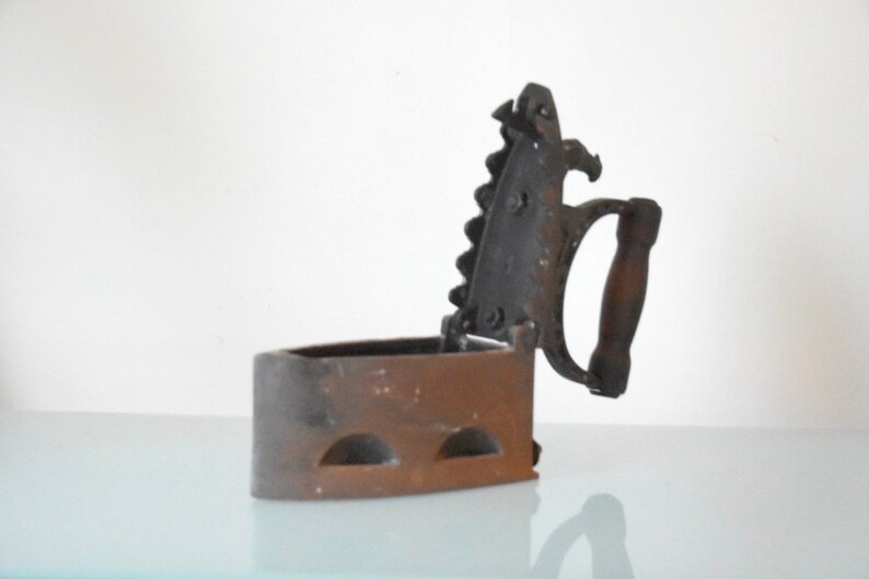 Vintage Cast Iron Sad Coal Fired Clothes Press Iron With Rooster Latch Collect Made in Czechoslovakia