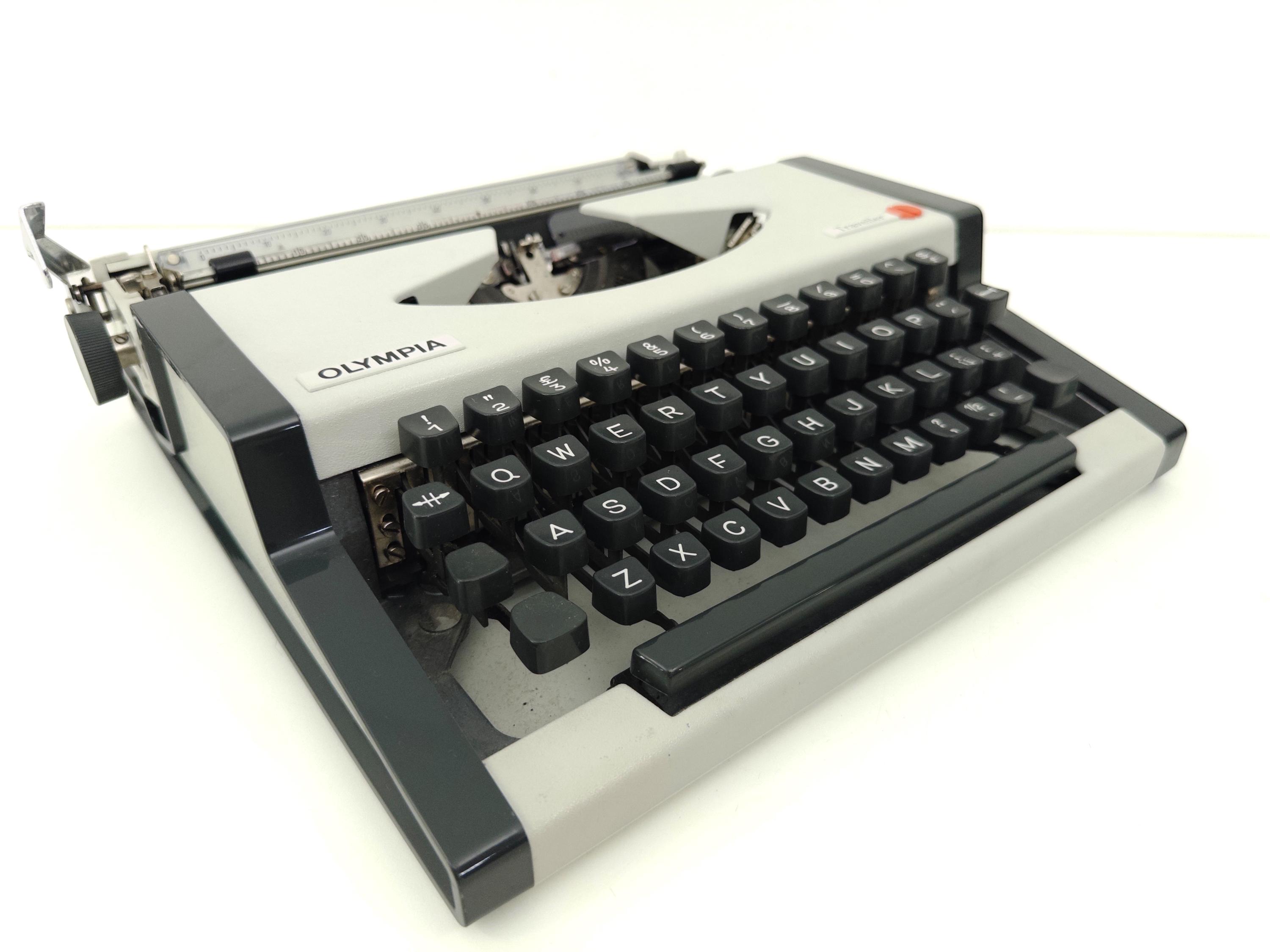 オリンピア トラベラー、改良型タイプライター - 動作 + 新しいリボン