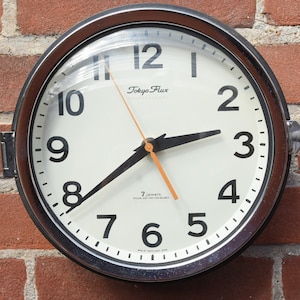 Tokyo Flux Professional 7 Jewels, 60 Jahre altes japanisches Industrie-Wanduhrwerk in gutem Zustand, hergestellt von Tokyo Clocks Japan