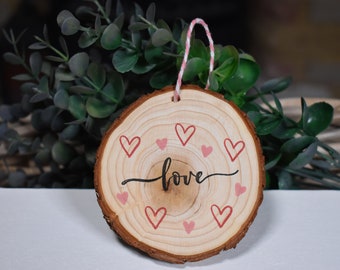 Valentines rustic wood slice, Love decorative sign, Love hearts decor, Valentines gift, Rustic log slice, Farmhouse decor, Valentines decor