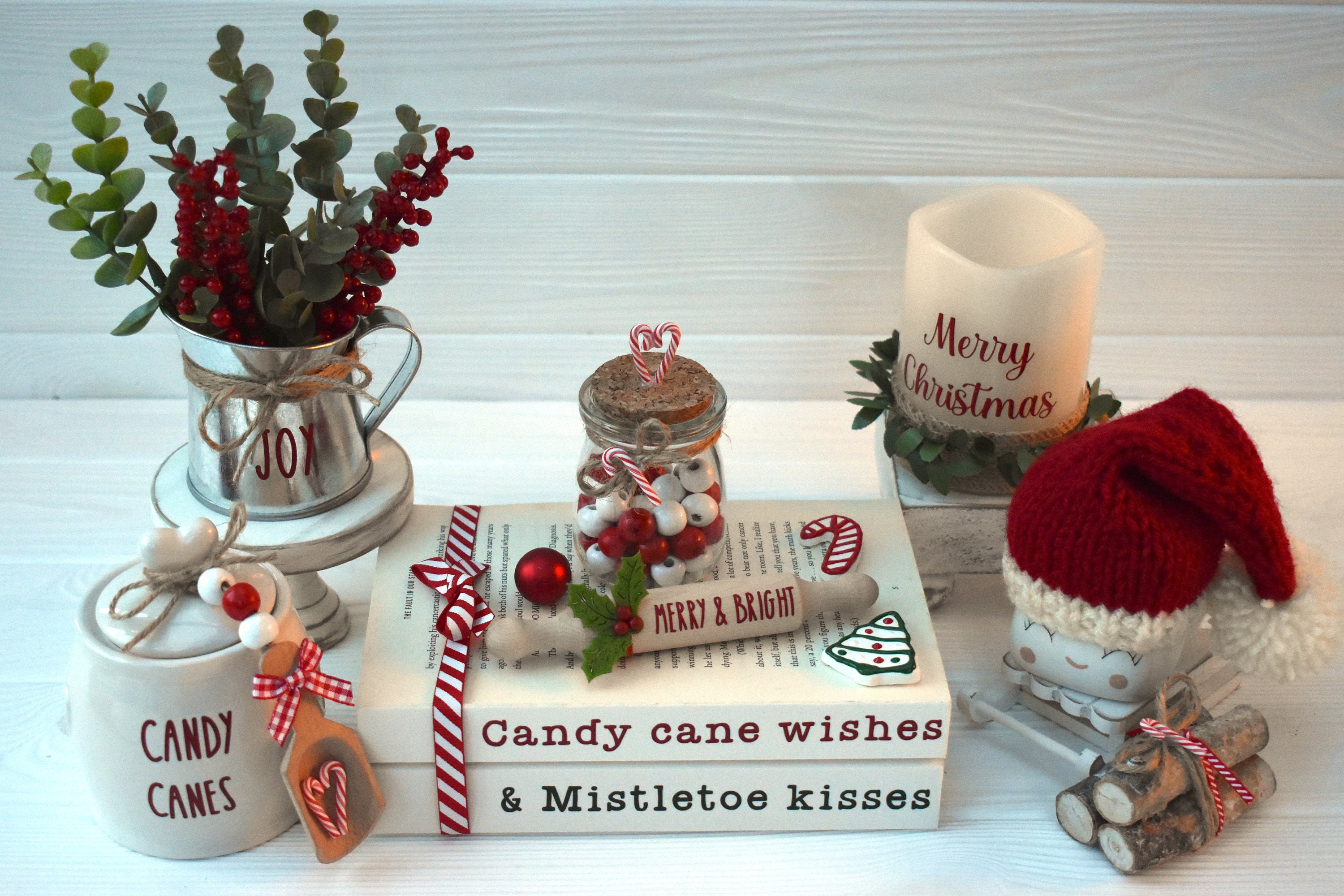 Whimsy Santa Scattered Candy Cane Treat Cup – Partyloving