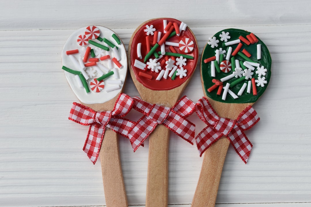 Christmas Mini Wooden Spoons, Christmas Tiered Tray Decor, Chocolate