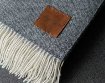 Koc z mieszanki wełny kaszmirowej: jednolity kolor z frędzlami