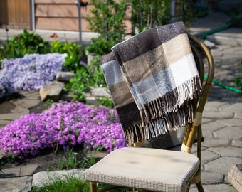 Niestandardowy koc z mieszanki wełny: narzuta na sofę w kratę, spersonalizowana metka