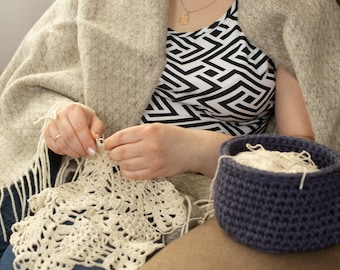 Koc z wełny owczej z Nowej Zelandii: ekologiczny pled do użytku na zewnątrz