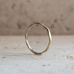 Anillo octogonal de latón: anillo delicado hecho a mano.