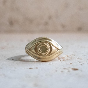 Schutz-Talisman-Ring „Böser Blick“ aus Messing in Gold – handgefertigter Augenring