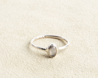 Fijne maansteen ring met ovale steen 925 sterling zilver handgemaakt