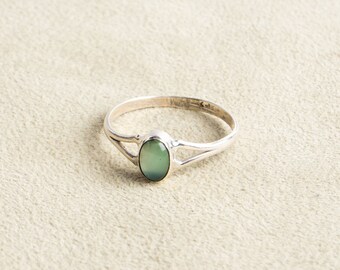 Small green onyx ring with oval stone made of 925 sterling silver handmade