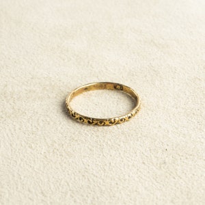 Decorated statement brass ring gold