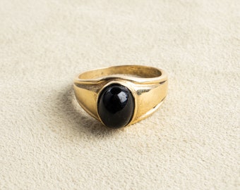 Signet ring with oval onyx handmade