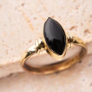 Onyx ring made of brass in gold – handmade ring with oval stone
