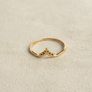 Chevron ring gold with balls