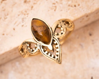 Eye crown ring made of brass with tiger eye gold handmade