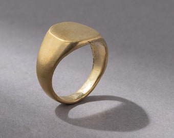 Brass signet ring | Golden ring