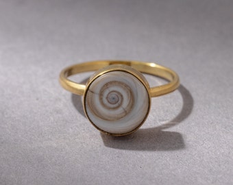 Shiva&#39;s eye ring made of brass with shell gold handmade