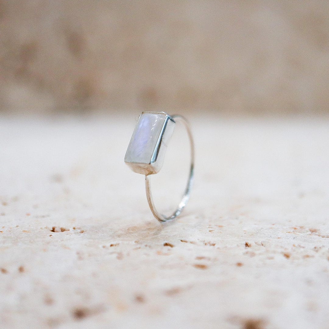 Rainbow Moonstone Ring Made of 925 Sterling Silver – Handmade