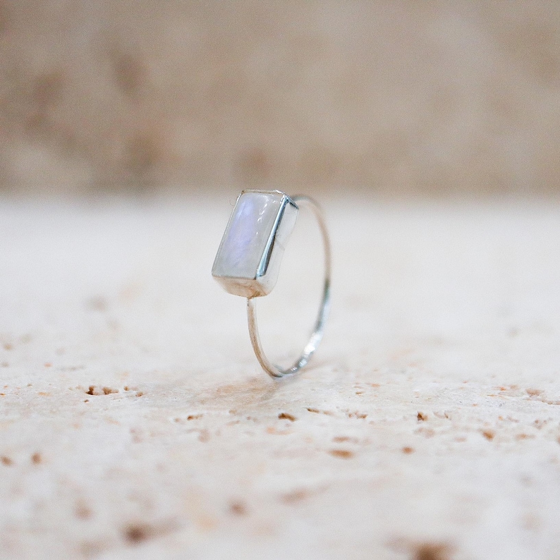 Regenbogenmondstein Ring eckig aus 925 Sterling Silber / Mondstein Ring
