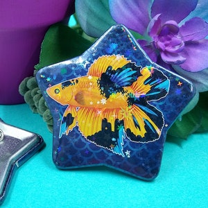 Double Tail Betta Fish Pin - Gift For Betta Fish Lover, Holographic Star Pin Badge, Button Pin, Betta Fish Decor, Betta Fish Art, Cute Pin