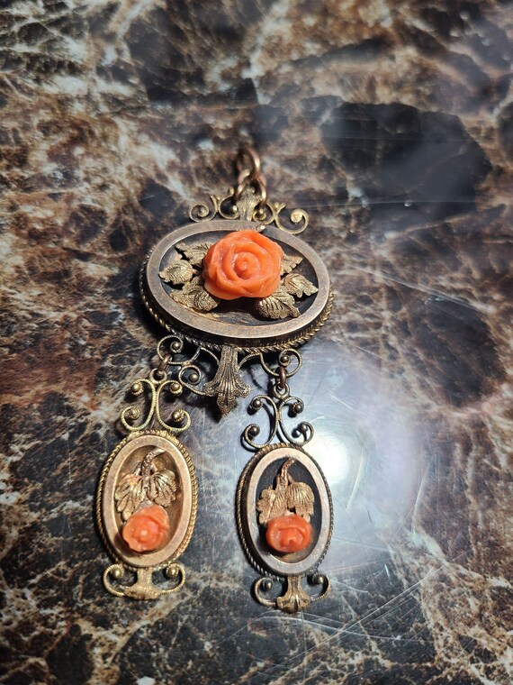 Antique Victorian Ornate 14k Gold Coral Roses Broo