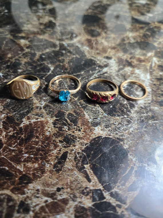 Lot of 4 Vintage/Antique Rings