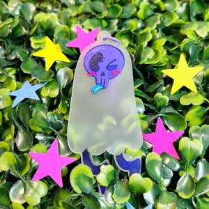 Porte-clés squelette fantôme en acrylique givré