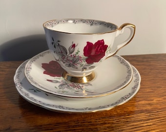 Royal Stafford 'roses to Remember' Trio X Canada