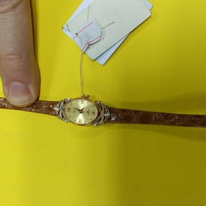 Seltene Gold 14 ct vintage neue Uhr für Frau 2005