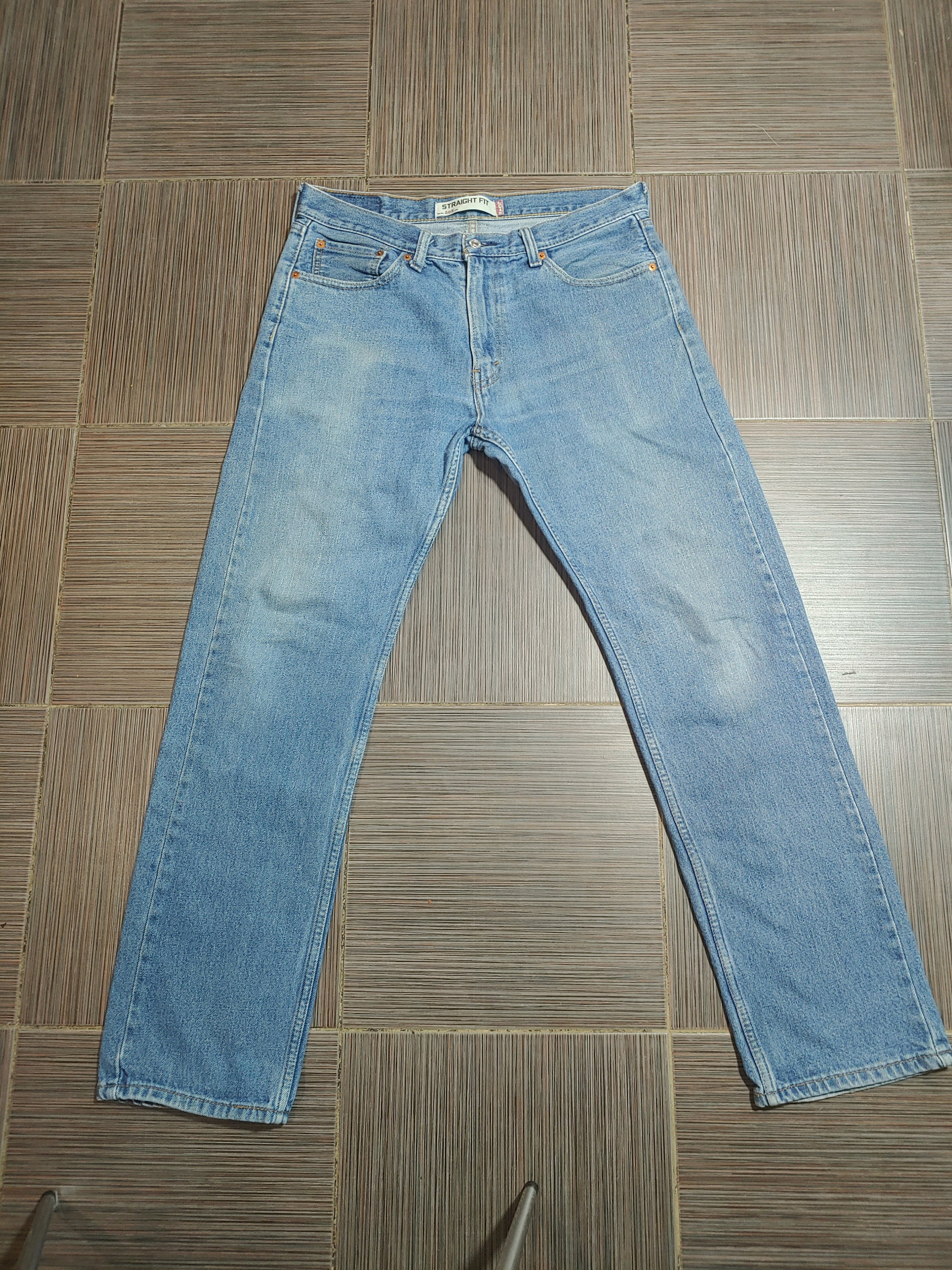 Levis 217 2025